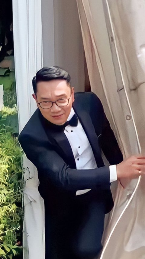 Funny Moment of Ridwan Kamil 'Stormed' by Selfie Emak-Emak at Hotman Paris' Child's Wedding, Laughing at His Way of Escaping