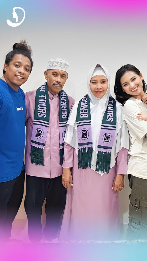 MasyaAllah, Indah Permatasari Helps Prepare In-Laws for Umrah