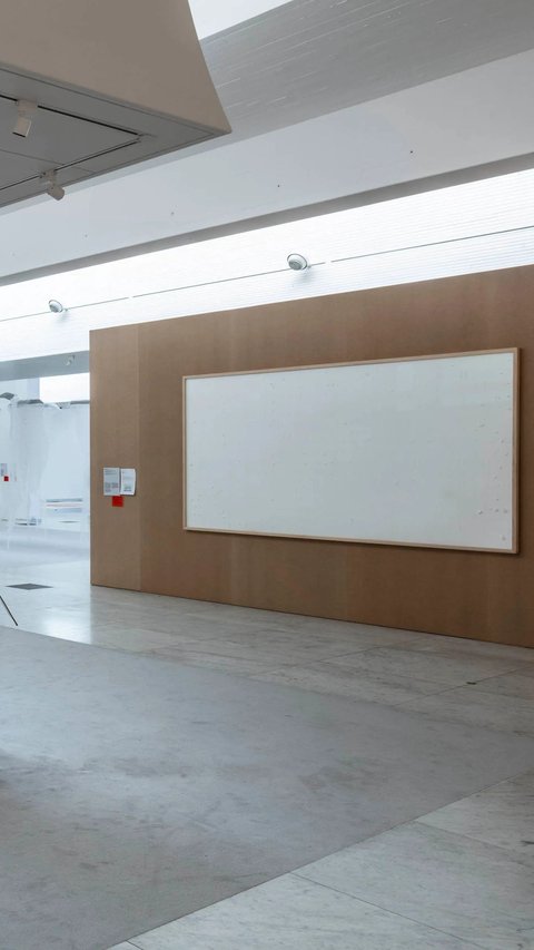 Artist Asked to Repay Museum $76,000 After He Sent Blank Canvas as Artwork