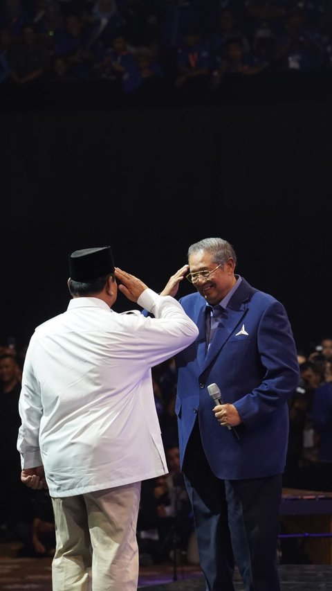 SBY Nyanyikan Lagu 'Kamu Enggak Sendirian', Prabowo: Saya Merasa Dihormati