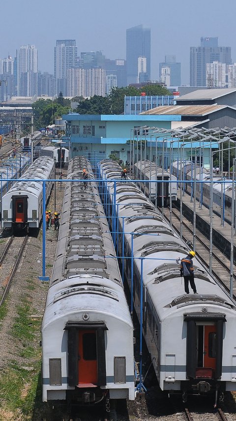 FOTO: Mengintip Depo Cipinang, Tempat Perawatan Kereta Api Terbesar di Indonesia