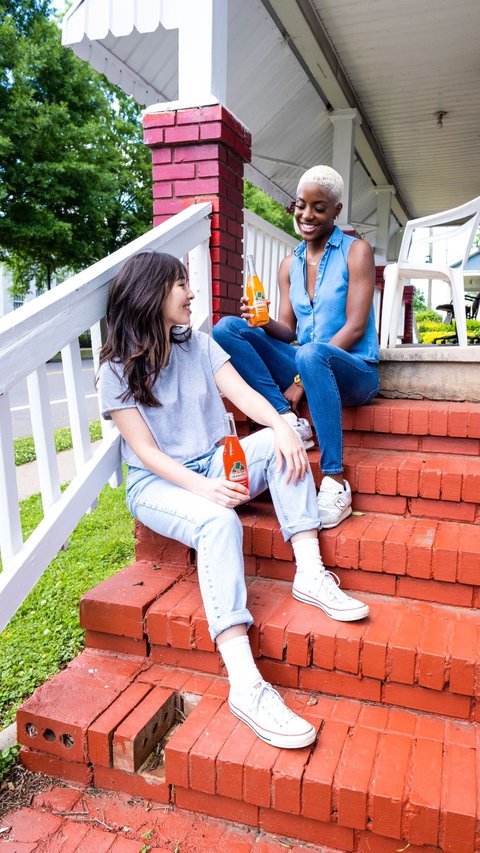 55 Random Questions to Ask People in Any Situation to Keep Conversations Going