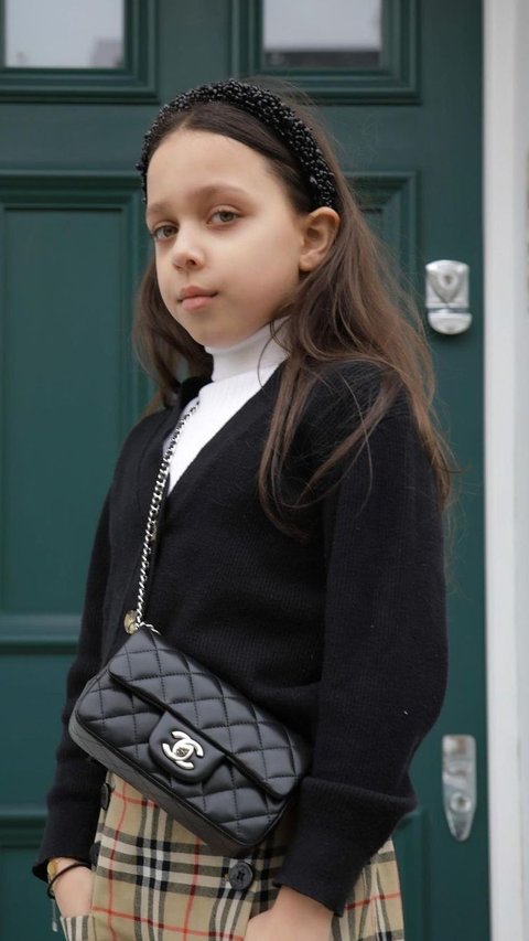 Viral Anak Perempuan Pakai Outfit Serba Branded, Semuanya Mencapai Rp 1 Miliar
