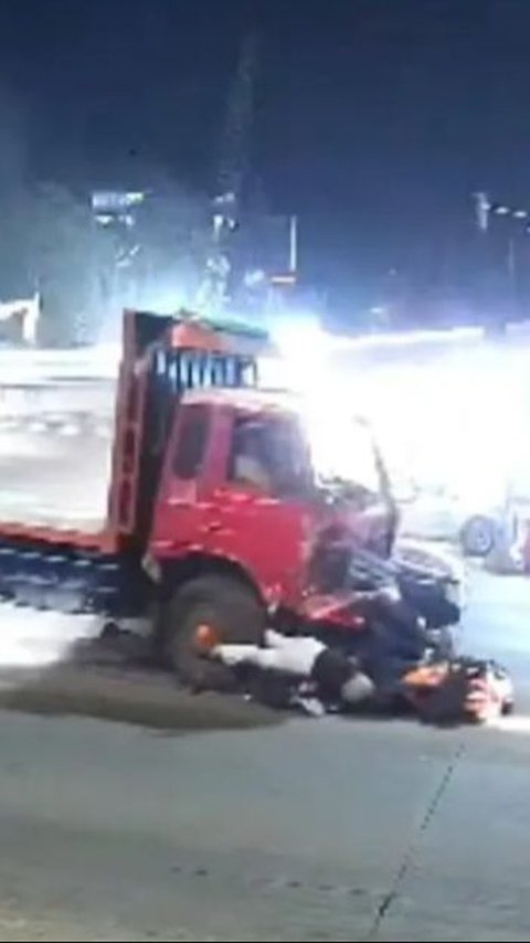VIDEO: Mencekam Detik-Detik Kecelakaan Maut Truk di Exit Tol Bawen Semarang