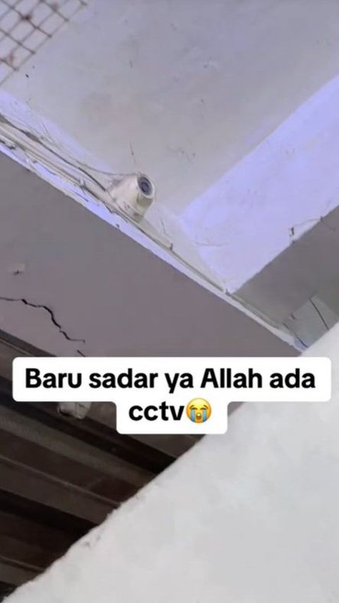 Heboh Wanita Syok Ada CCTV di Atas Toilet