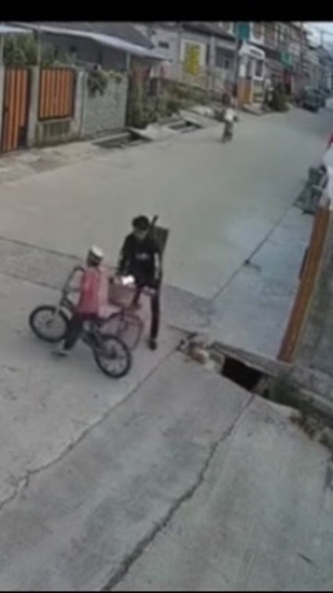 Viral Sepeda Penjual Roti Patah di Jalan karena Ditabrak Sepeda Anak Kecil, Begini Nasibnya Kini