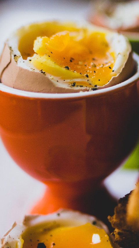 Viral, Boiling Eggs Actually Only Requires 6 Tablespoons of Water