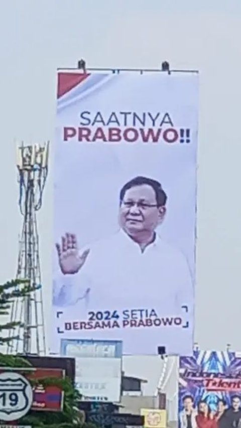 Beda dengan di Jateng, Tak Ada Foto Prabowo Bareng Jokowi di Depok