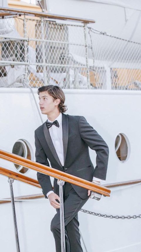 World's Top 5 Young Charming Princes