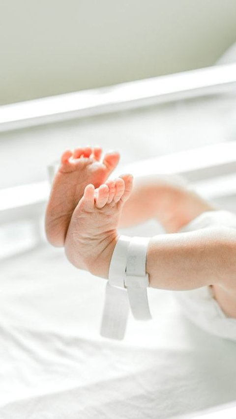 Two Newborn Babies Die in India After Doctor Keeps AC On to Sleep