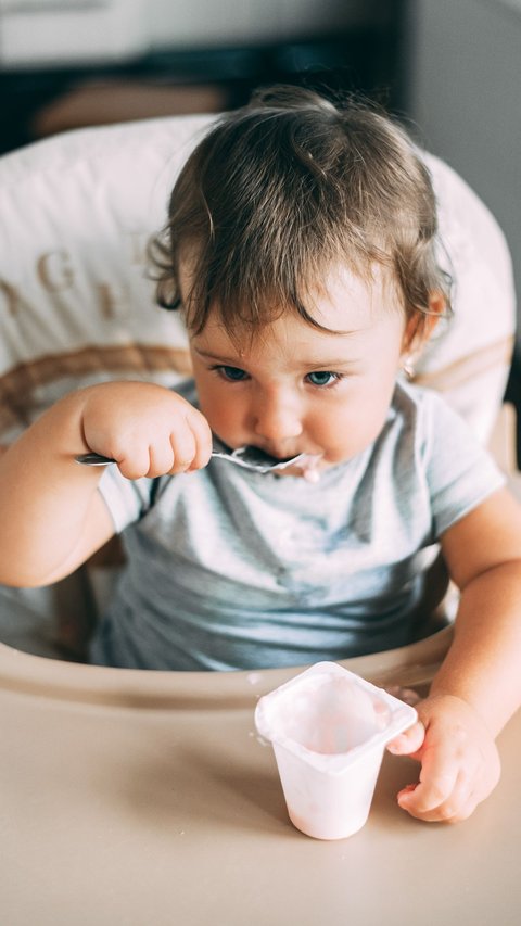Catat, Usia Aman bagi Bayi Mengonsumsi Yogurt