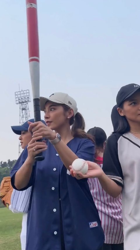 Girl Power! Intip Gaya Pemain Wanita Takdir Cinta yang Kupilih saat Main Baseball