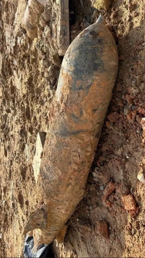 A 100 Kg Bomb from the World War II Era Found in Singapore