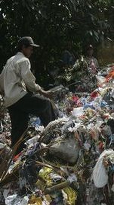 Top, Kakek Lulusan SD Asal Blitar Ciptakan Bahan Bakar dari Limbah Sampah Plastik