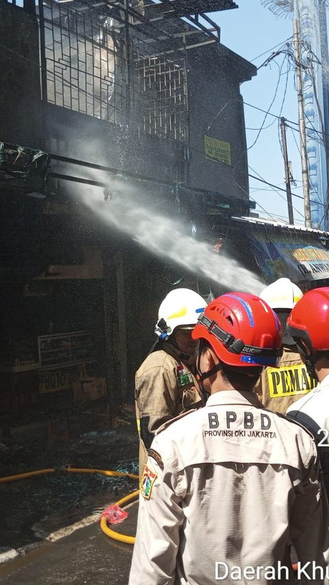 Rumah Makan di Jakpus Terbakar, Dua Orang Meninggal dan Tiga Luka-Luka