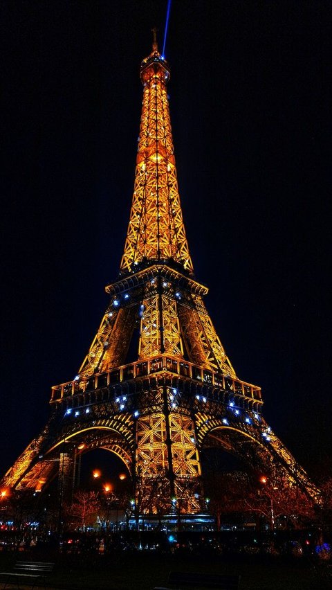 6 Interesting Things You Didn't Know About The Eiffel Tower