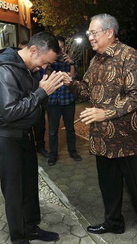 Potret Keakraban SBY dan Sahroni Sebelum 'Tragedi Pengkhianatan': Cium Tangan hingga Membungkuk