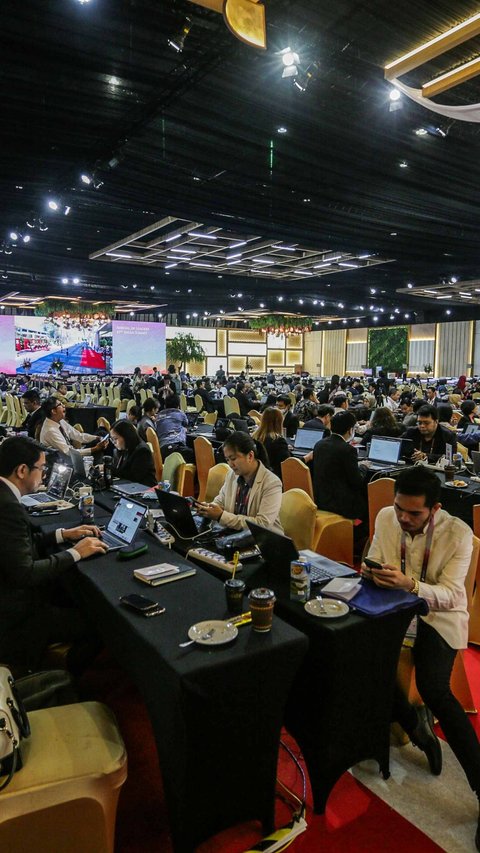 FOTO: Intip Kesibukan Ruang Media Center di Hari Pertama KTT ke-43 ASEAN 2023
