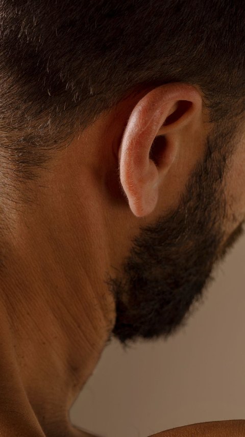 Telinga Berdenging Sebelah Kanan dalam Islam dan Penyebab Medisnya