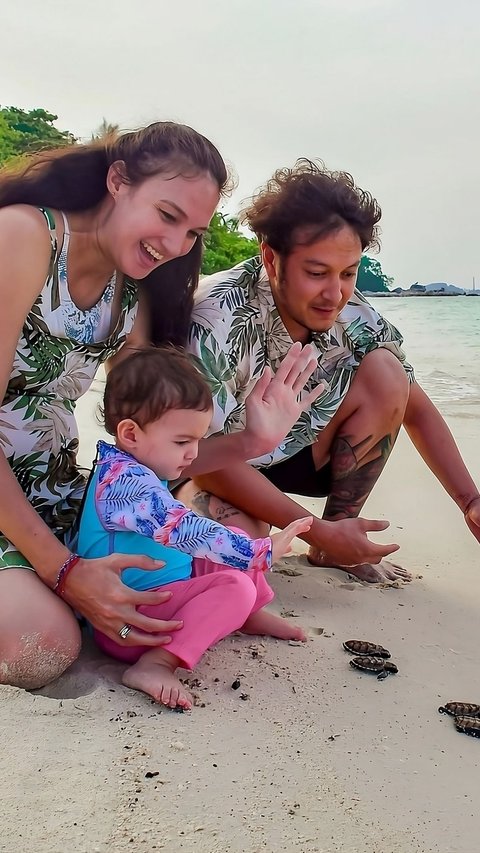 Seru! Babymoon Nadine Chandrawinata di Hutan Mangrove dan Pantai