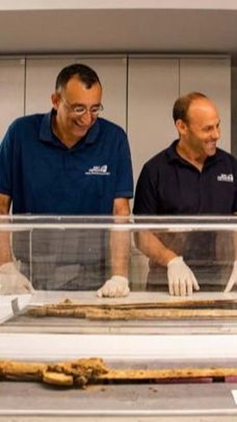 Empat Pedang Romawi Berusia 1.900 Tahun Ditemukan, Kondisinya Utuh Bisa Dipakai