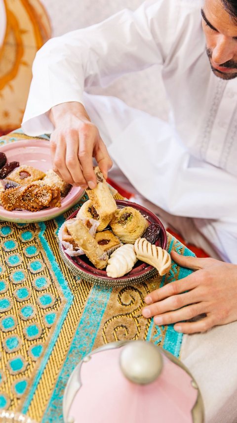 Bacaan Doa Makan dan Artinya, Ketahui Adabnya dalam Islam