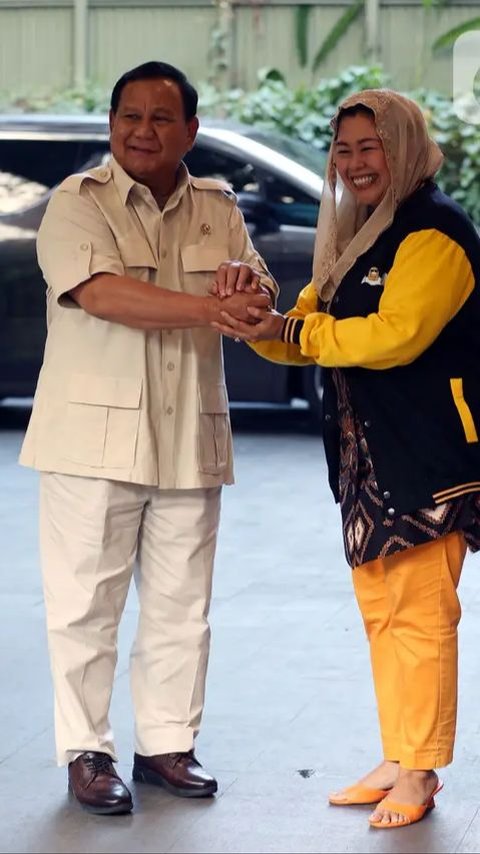 Tawa Yenny Wahid Bareng Puan dan Megawati di Tengah Wacana Cawapres Prabowo