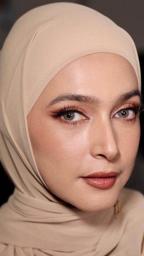 Portrait of Nabila Syakieb Gorgeous in Hijab, like a Middle Eastern Princess