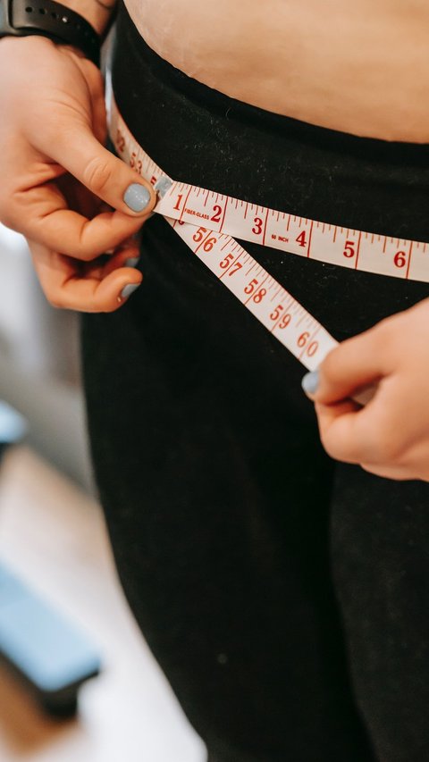 Easy Ways to Measure Your Waist Without a Measuring Tape: 8 Steps