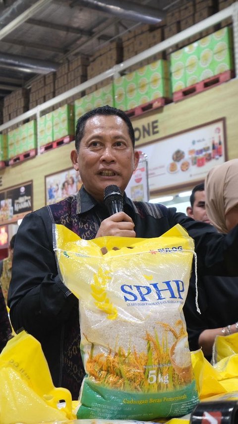 Stok Melimpah, BULOG Pastikan Beras Operasi Pasar Tersedia di Semua Pasar