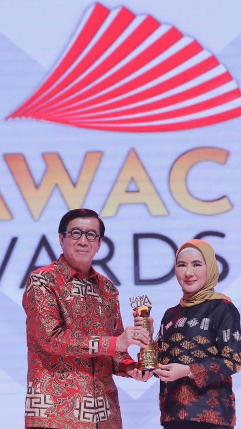 Dirut Pertamina Raih Penghargaan Nawacita Award 2023