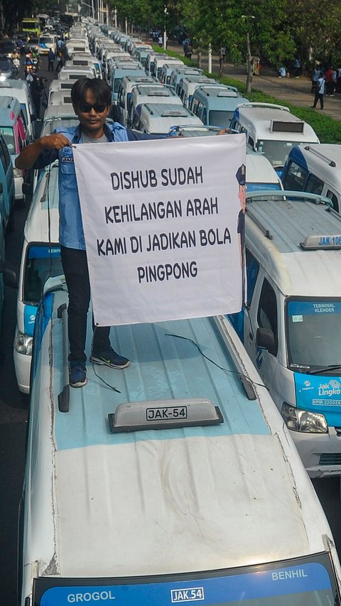 Solusi dari Heru Budi untuk Sopir JakLingko yang Gelar Demo di Balai Kota