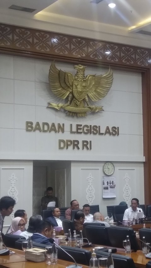 Baleg DPR Gelar Rapat Pleno Carry Over, Singgung DIM RUU TNI dan Polri