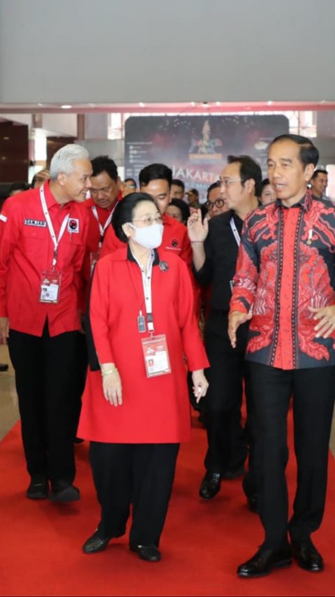 Megawati Ungkit Wacana 3 Periode, Istana: Presiden Jokowi Taat pada Konstitusi!