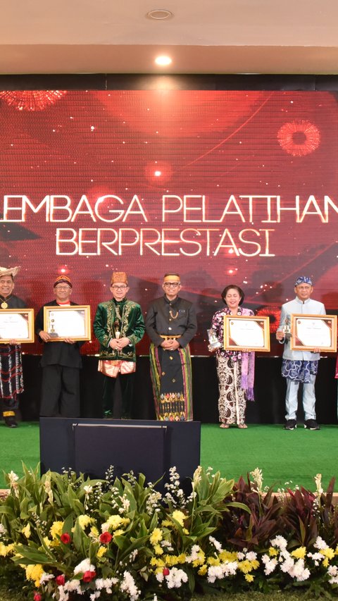 LKPP Raih Peringkat I Lembaga Pelatihan Pemerintah Berprestasi Tahun 2024 dari LAN