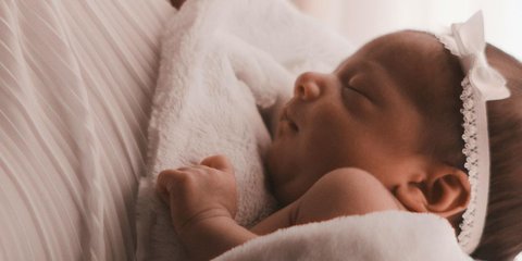 90 Nama Anak Perempuan yang Disukai Allah SWT, Punya Arti & Doa yang Luar Biasa