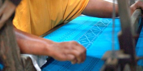 Jadi Daya Tarik Investor Asing, Jari Emak-Emak Indonesia Lebih Lentik untuk Jahit Pakaian Dalam Premium