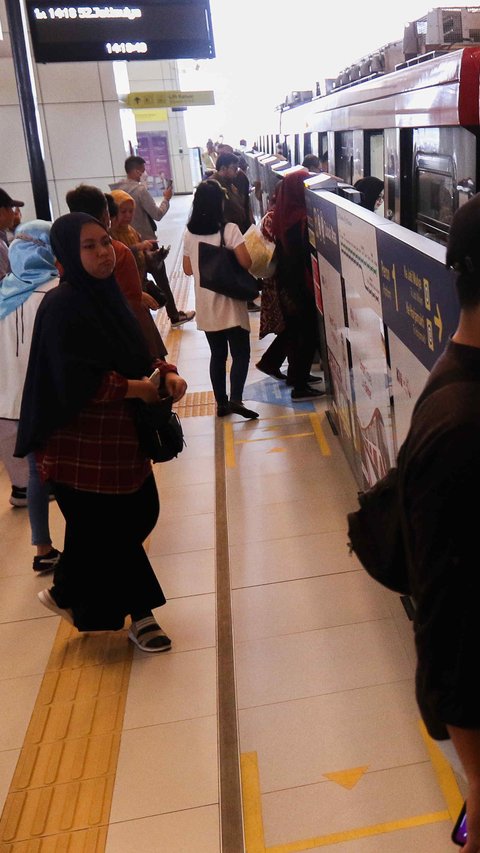 Jumlah Penumpang LRT Jabodebek Tembus 77.000 per Hari, Didominasi Pekerja  Kawasan Kuningan dan Sudirman