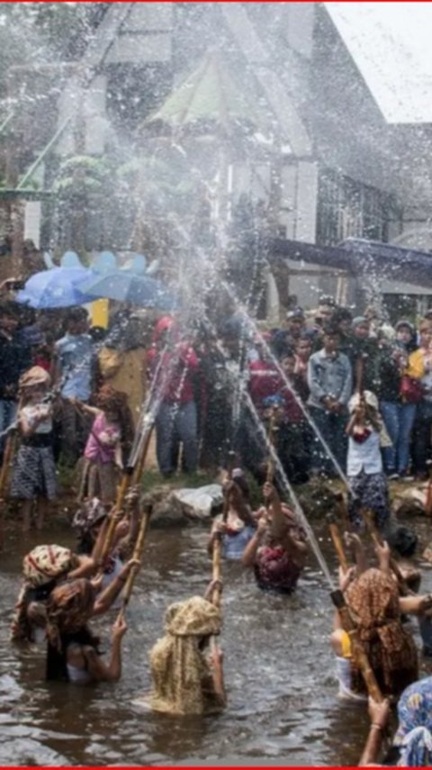 Upaya Menghidupkan Kembali Ritual Irung-Irung, Tradisi Warga Adat di Bandung Barat untuk Rawat Sumber Air