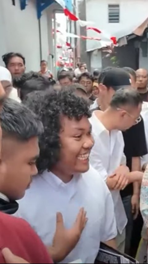 VIDEO: Aksi Marshel Berlagak Bak Paspampres Kawal Ketat Pejabat, Ekspresi Gibran Mengejutkan