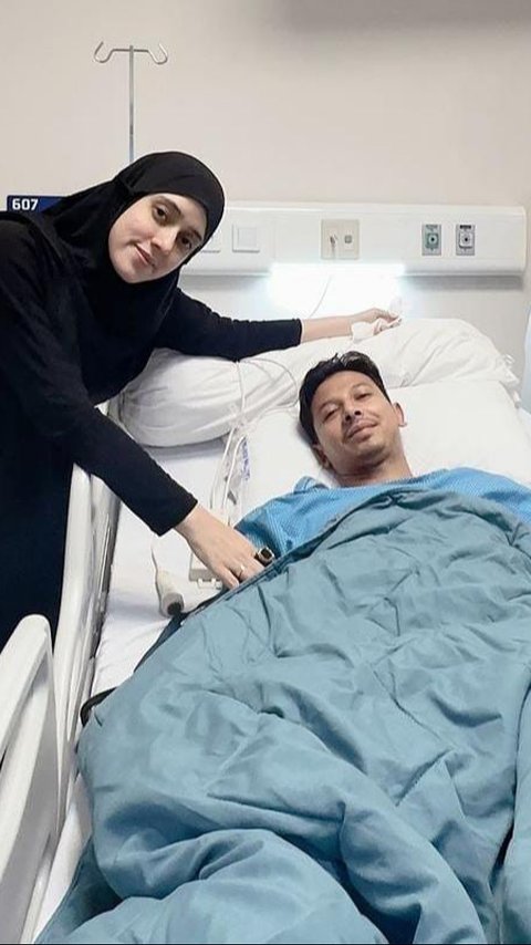 Fairuz A Rafiq Ceritakan Awal Mulanya Sang Suami Jatuh Sakit 'Kita Sebagai Manusia Tidak Akan Pernah Tahu Apa yang Akan Terjadi'