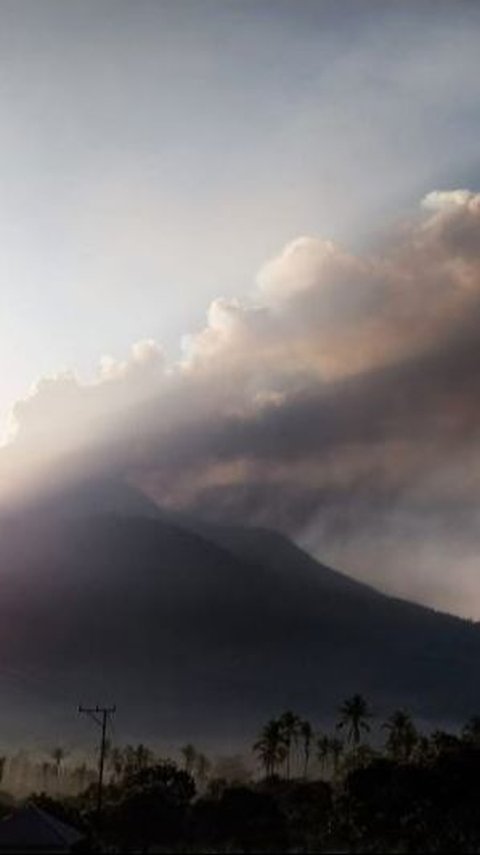 1 Gunung di NTT Siaga & 3 Lainnya Waspada, PVMBG Paparkan Potensi Bahaya bagi Warga jika Tak Menjauh