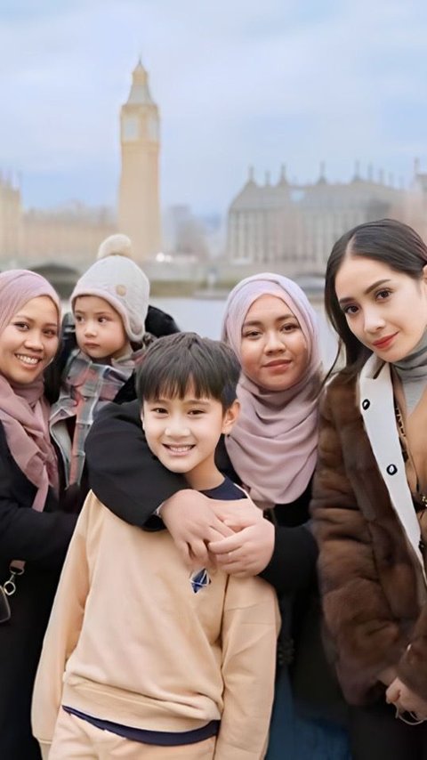 Senang Bukan Kepalang, Baru Dua Tahun Kerja Sus Rini Diajak Keluarga Raffi Ahmad Plesir ke Eropa