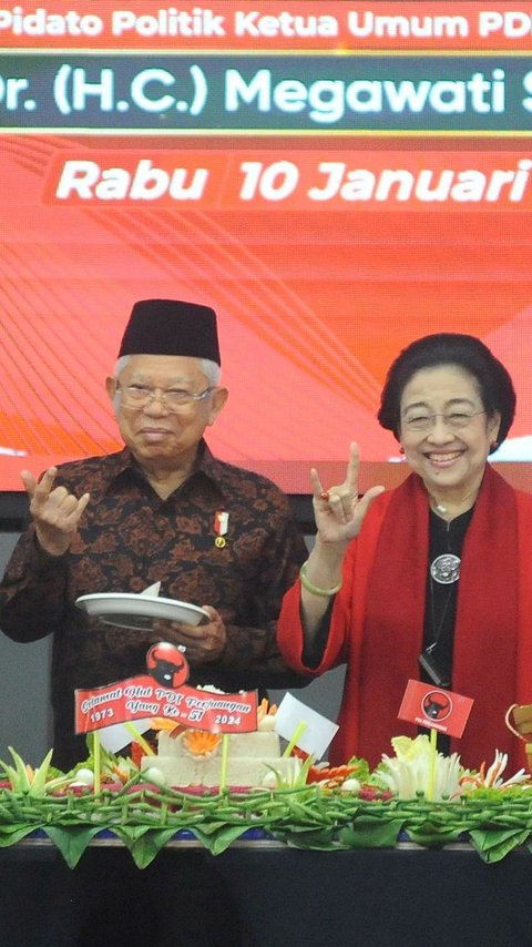 Wapres Pose 3 Jari Bareng Megawati di HUT PDIP, Jubir: Murni Salam Keakraban, Ma'ruf Amin Netral