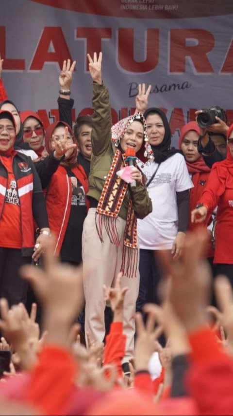 Sering Ikut Kampanye Ganjar, Siti Atikoh Ternyata Pensiun Dini