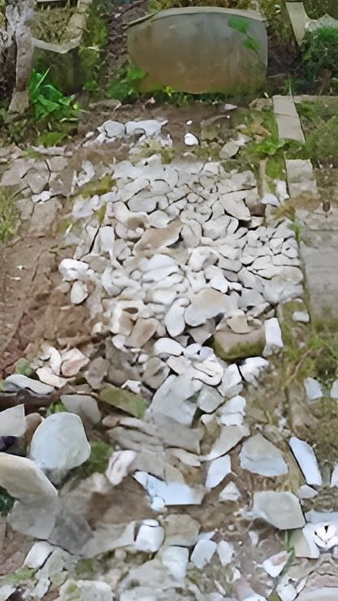 Many Graves in Binjai Destroyed, Iron Inside Tomb Stolen