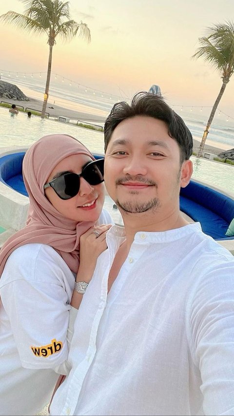 Crying After Knowing His Wife is Pregnant, Angga Wijaya Buys Many Testpacks to Be Sure