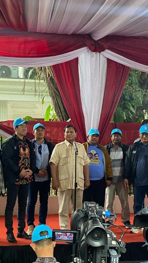 Terima Dukungan dari Nelayan, Prabowo Cerita Pernah Berenang ke Nusakambangan