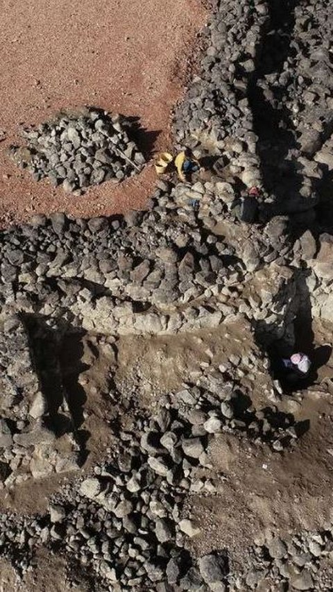 Gambar Satelit Ungkap Ada Reruntuhan Misterius di Tengah Gurun Saudi, Ternyata Benteng Sangat Luas Berusia 4.000 Tahun