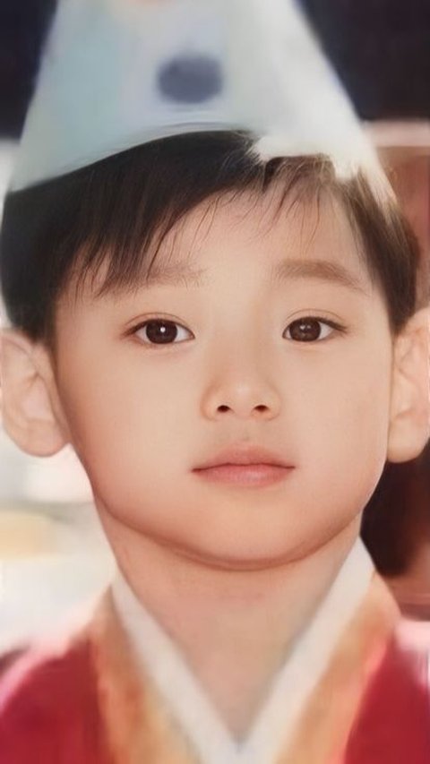 Handsome Since Childhood, The Kid Who Became a Top Actor in Korea Now BA Skincare Local Indonesia, Can You Guess?